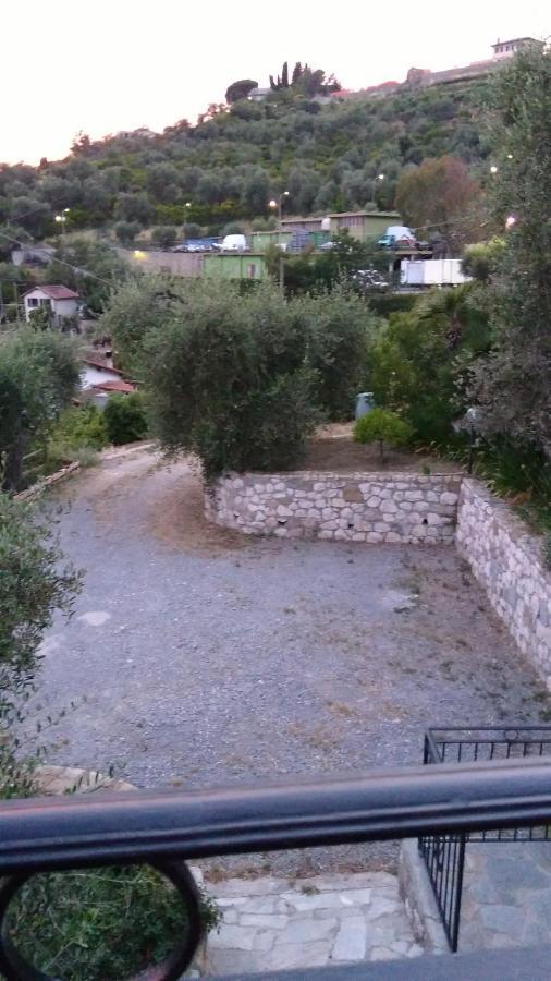 La Porta Del Sole Appartamento Nell'Oliveto Seborga Luaran gambar
